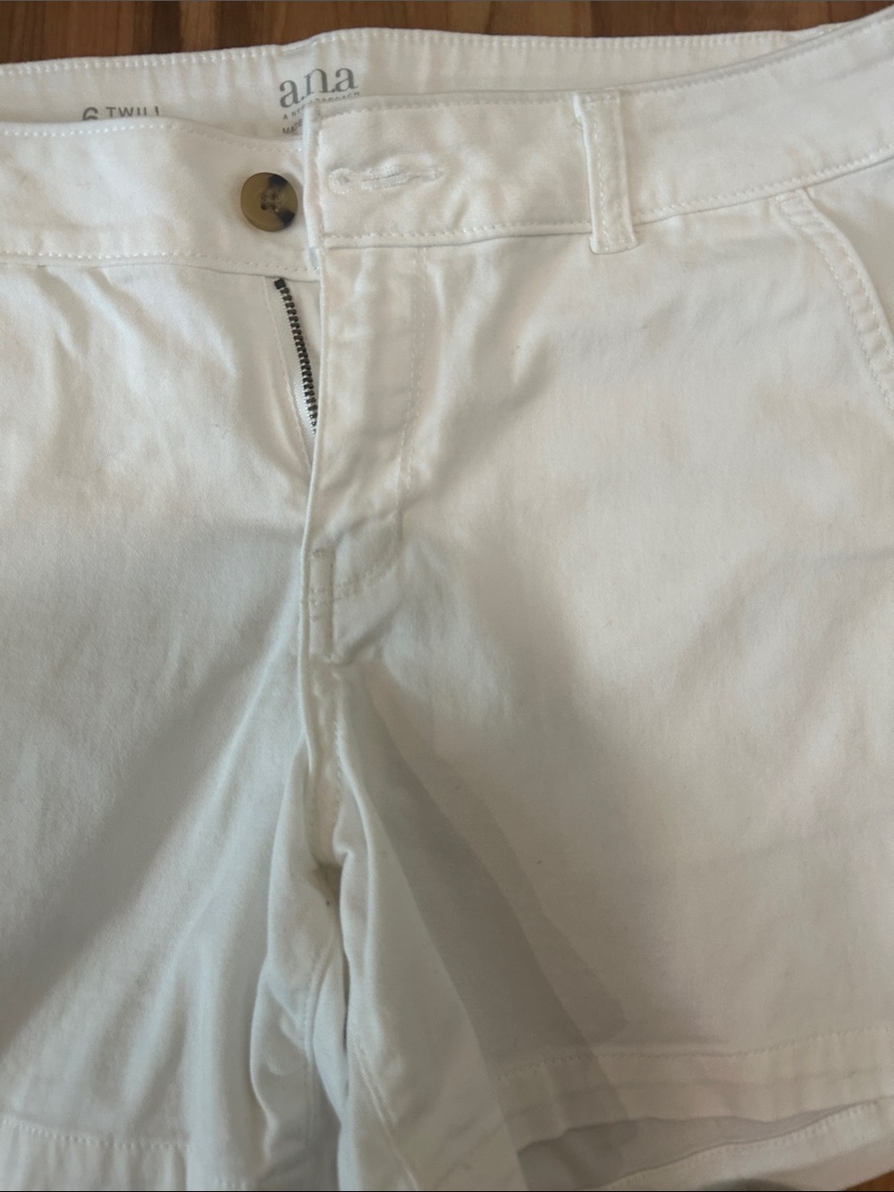 a.n.a White Women's Cotton Chino Shorts - Picture 4 of 5